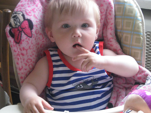 foto_51567_Paren_s_devukoj_edut_na_velosipedah_po_parku