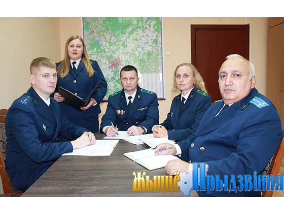 На снимке: Александр Филимонов, Елизавета Осипенко, Михаил Шестопалов, Наталья Борисенко и Алексей Багдасарян