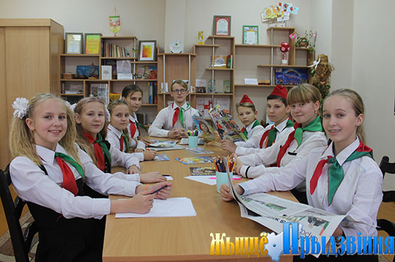 На снимке: новые задумки рождаются у пионеров в собственном кабинете